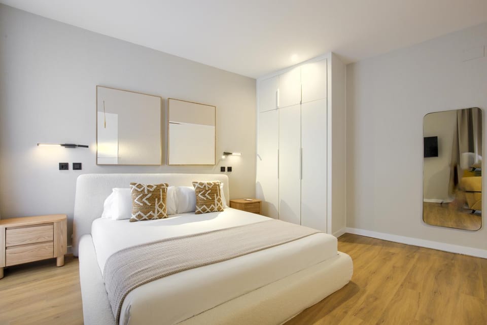 Bed, Photo of the whole room, Bedroom, wardrobe