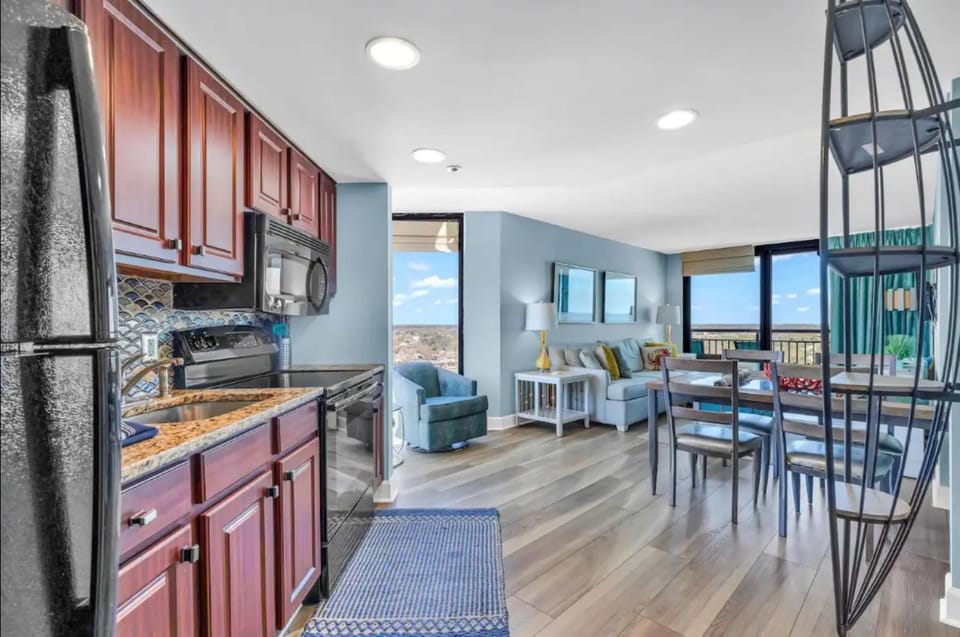 Kitchen or kitchenette, Living room, Seating area, Dining area, stove