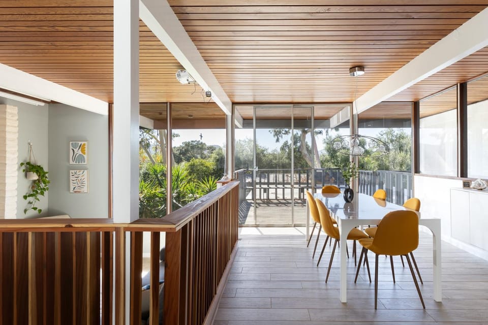 Mid-Century Masterpiece Tree house, Pool & Spa House in Escondido Village