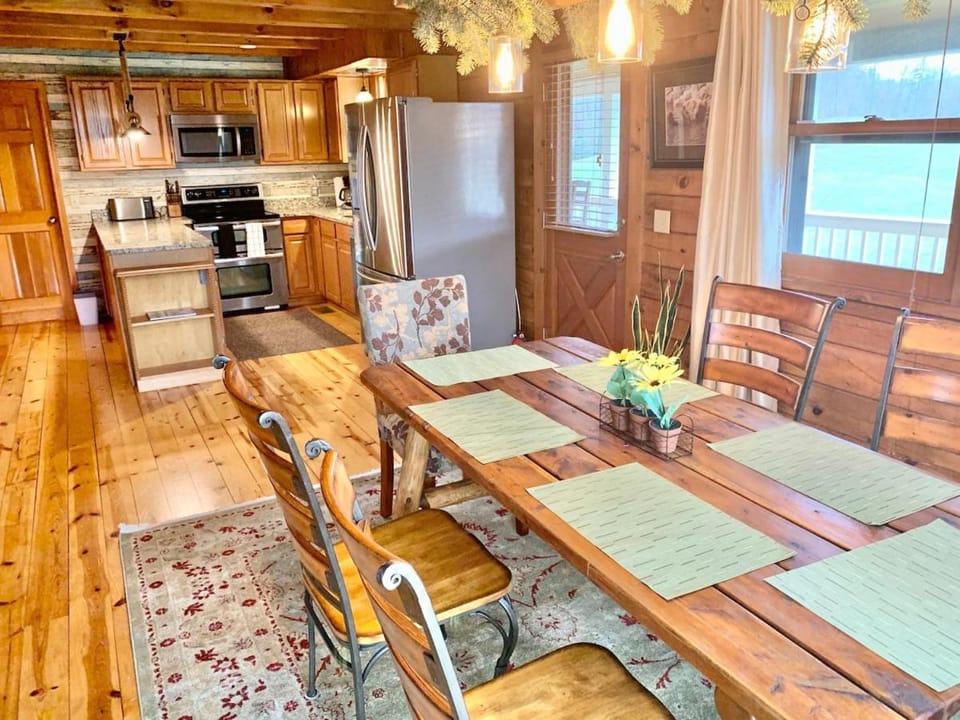 Heartwood Lavish Cottage in the Smoky Mountains House in Sevier County