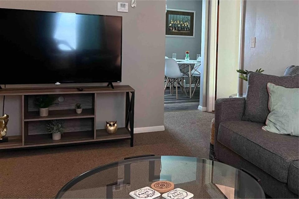 Apt 3 Comfortable and Convenient House in Ohio