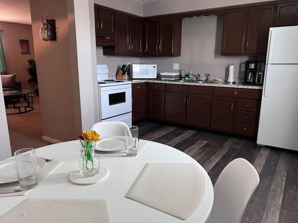 Apt 3 Comfortable and Convenient House in Ohio