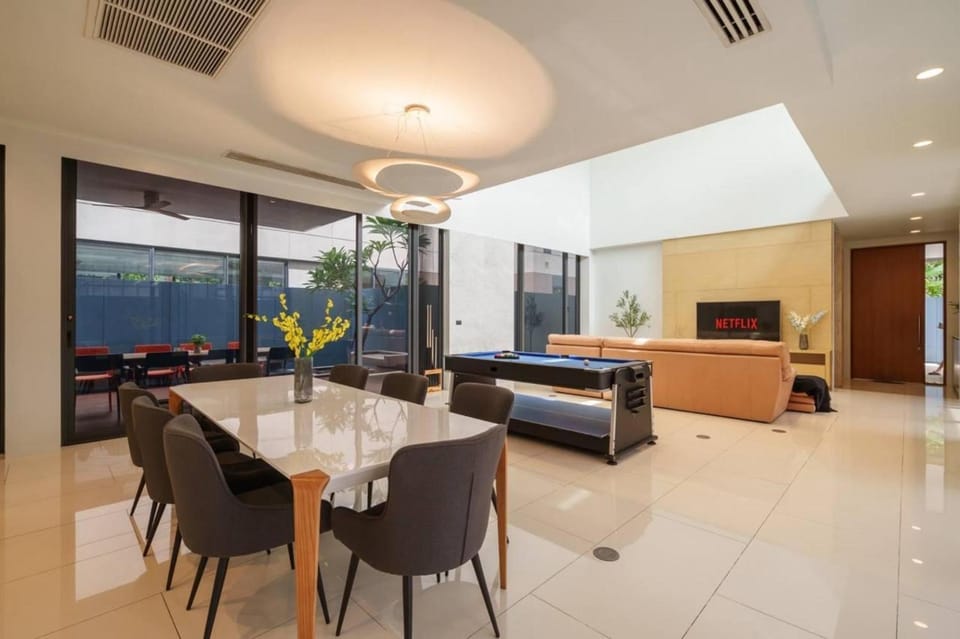 TV and multimedia, Living room, Dining area