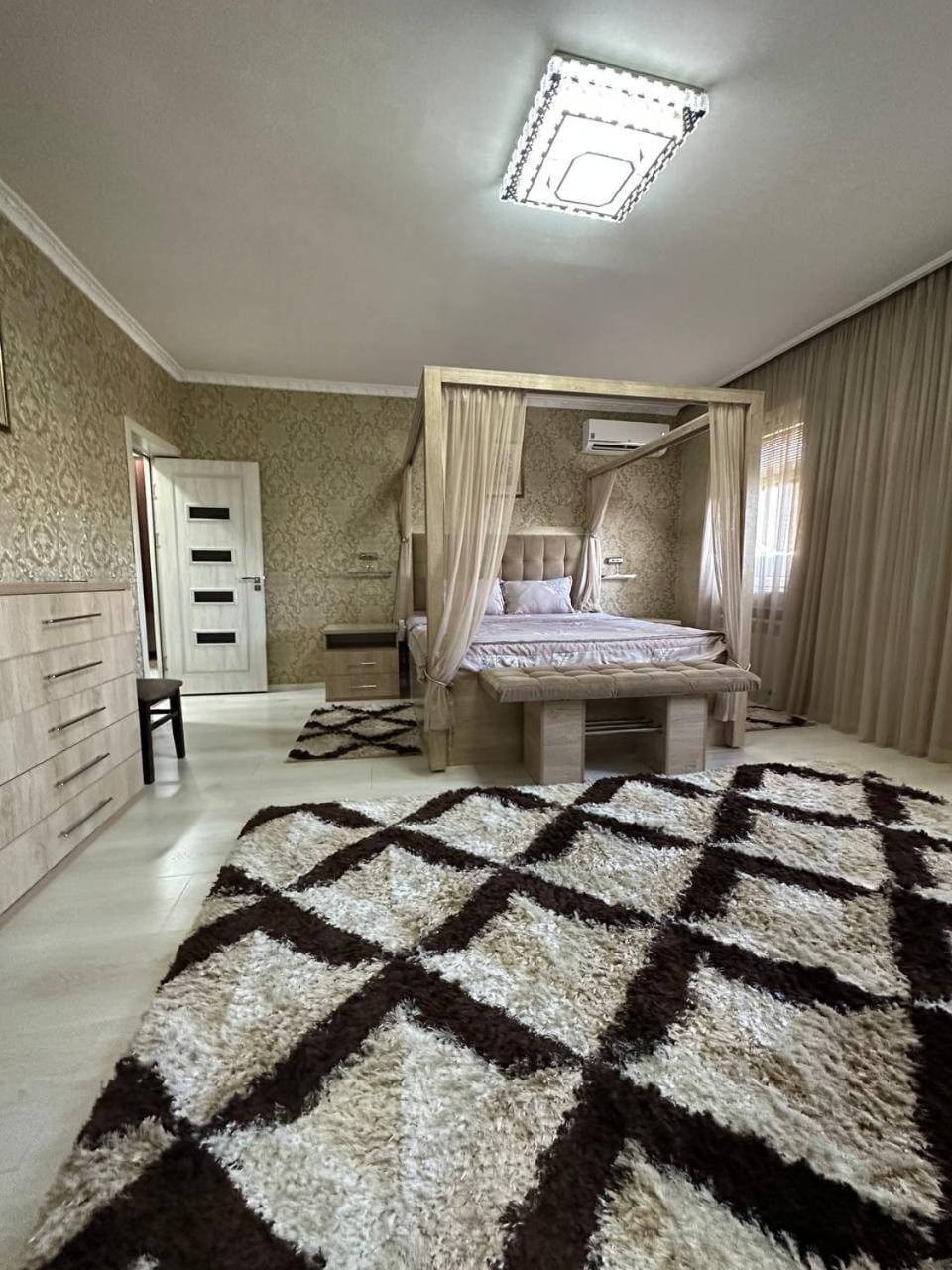 Oybek Apartment in the City Center Apartment in Europe