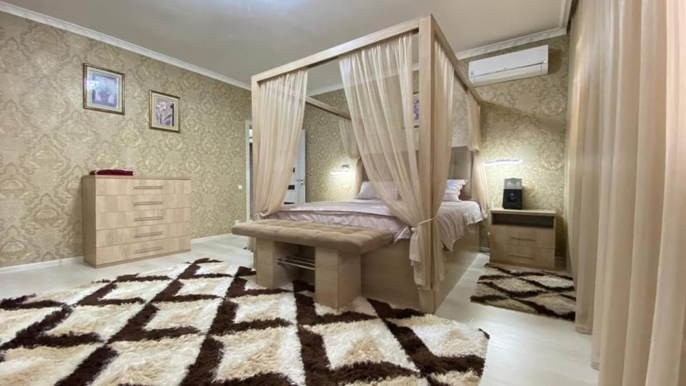 Oybek Apartment in the City Center Apartment in Europe