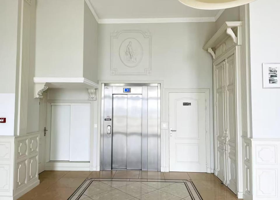 elevator