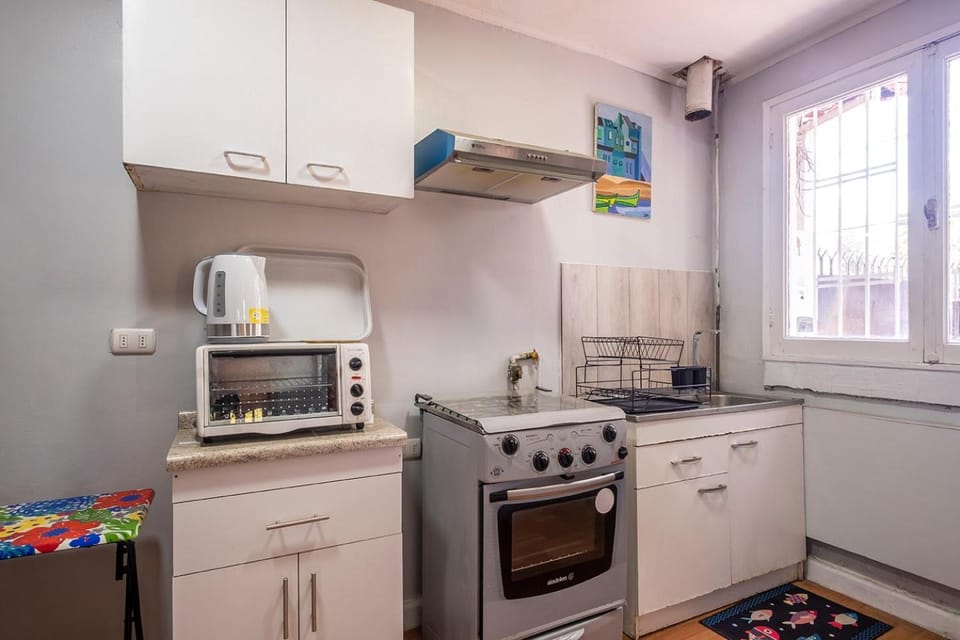 Kitchen or kitchenette, minibar, oven, pet friendly, stove, toaster