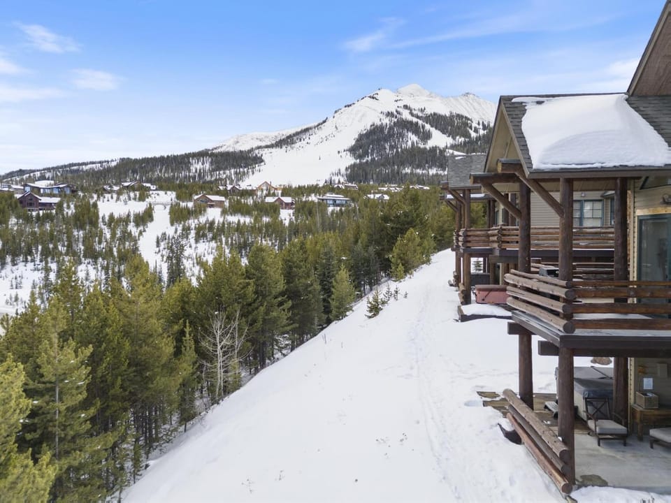Saddle Ridge Townhome - Unit S1 House in Big Sky