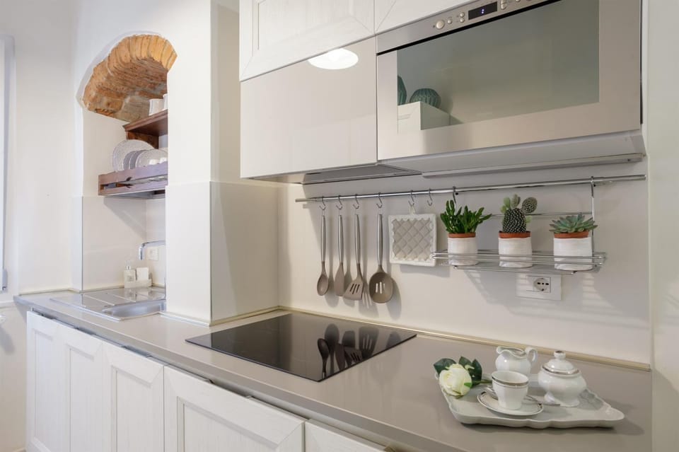 Coffee/tea facilities, Kitchen or kitchenette, minibar, pet friendly, stove