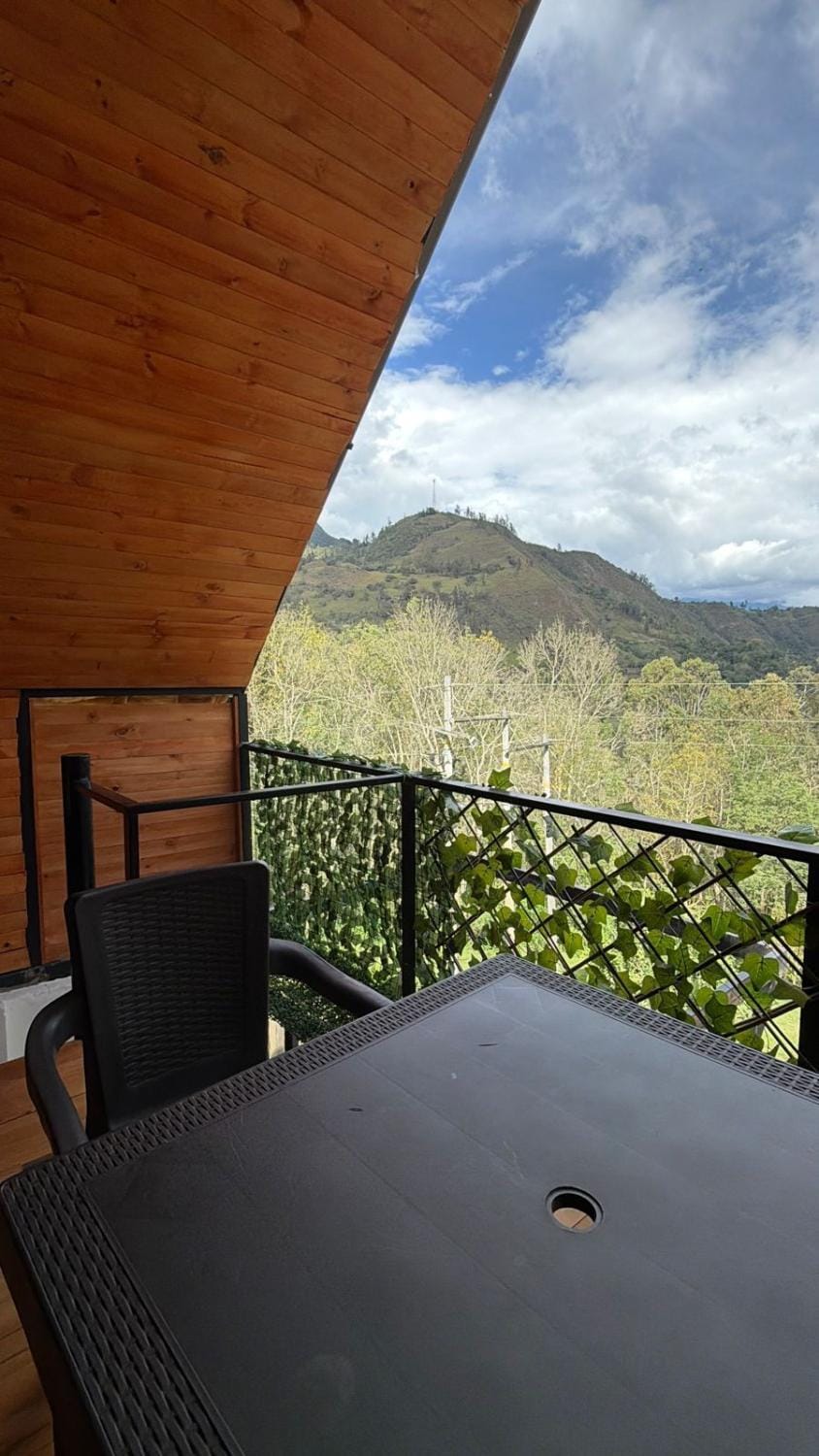 Ecocabañas B&B - Cabaña de lujo con jacuzzi privado cerca a termales Villa in Cundinamarca, Colombia