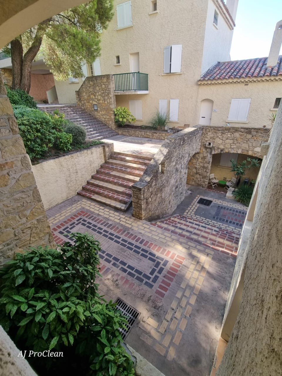 Property building, Bird's eye view