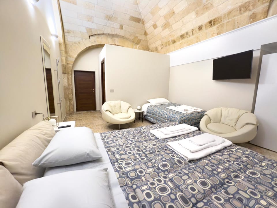 bidet, furniture, internet, towels, wardrobe, air conditioner