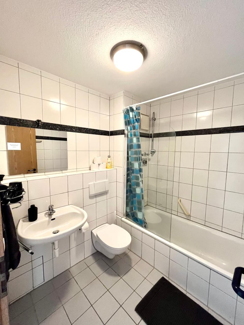 Audi - Neckarsulm - Bad - Küche - Balkon - 4 Personen Apartment in Baden-Württemberg