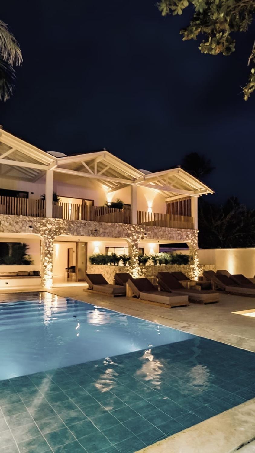 Property building, Pool view