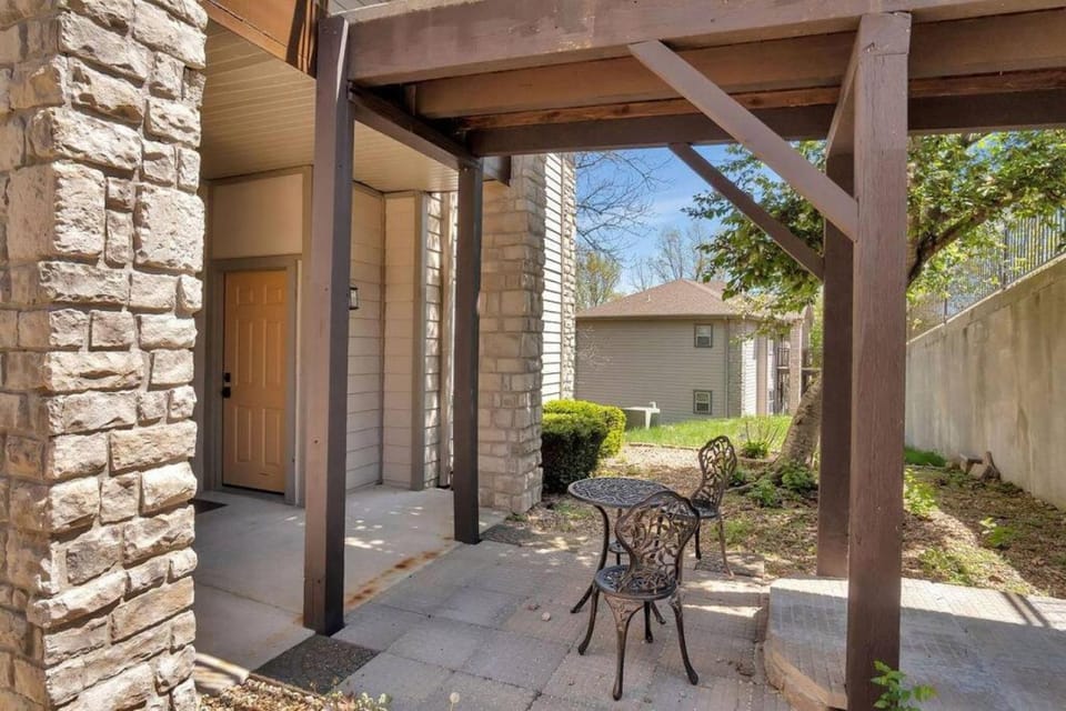 Dream Retreat 5 mn to SDC 2BR 2.5 BA Stonebridge House in Table Rock Lake