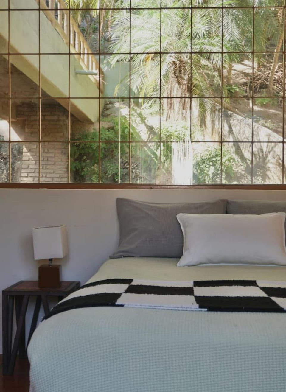 Casa Redonda Penthouse, In the Heart of Sayulita with ocean view and rooftop palapa with hammock Apartment in Sayulita