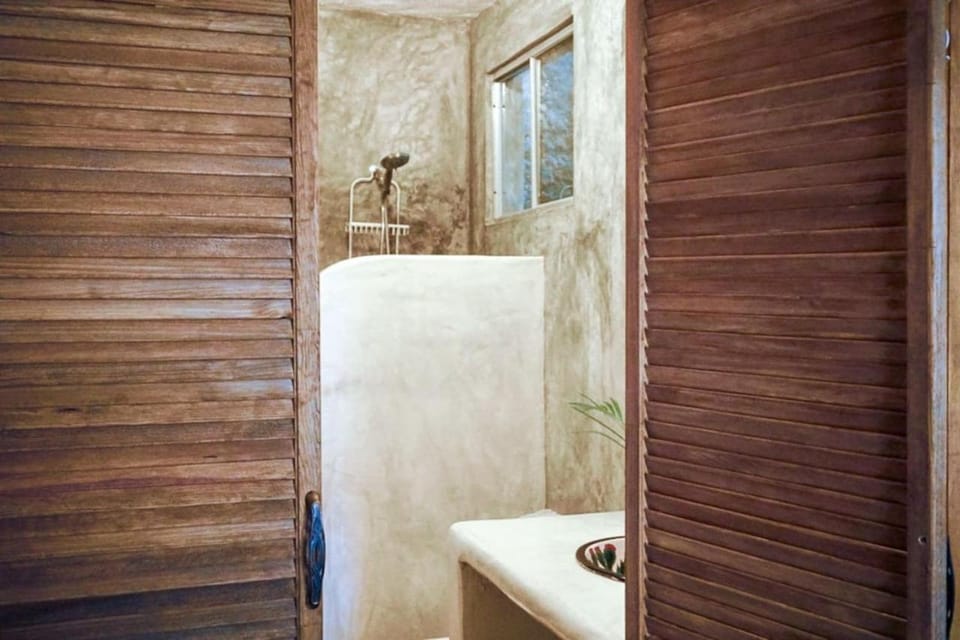 Casa Redonda Casita 1 with SayulitaWifi, location Central, Hammock Apartment in Sayulita