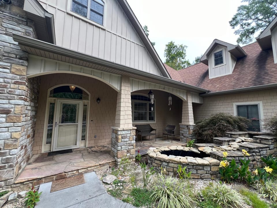 Escape to The Estate at Mill Creek Luxury 5Bed with Private Pool Hot Tub Game Room Fire Pit House in Pigeon Forge