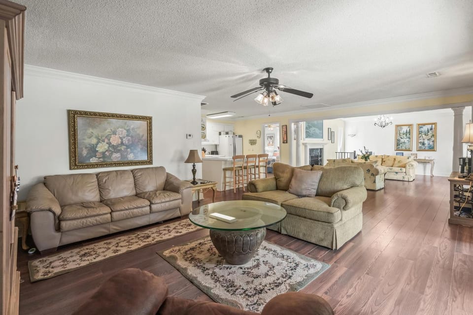 Domingos Beach Bungalow- The Coffee House House in Surfside Beach