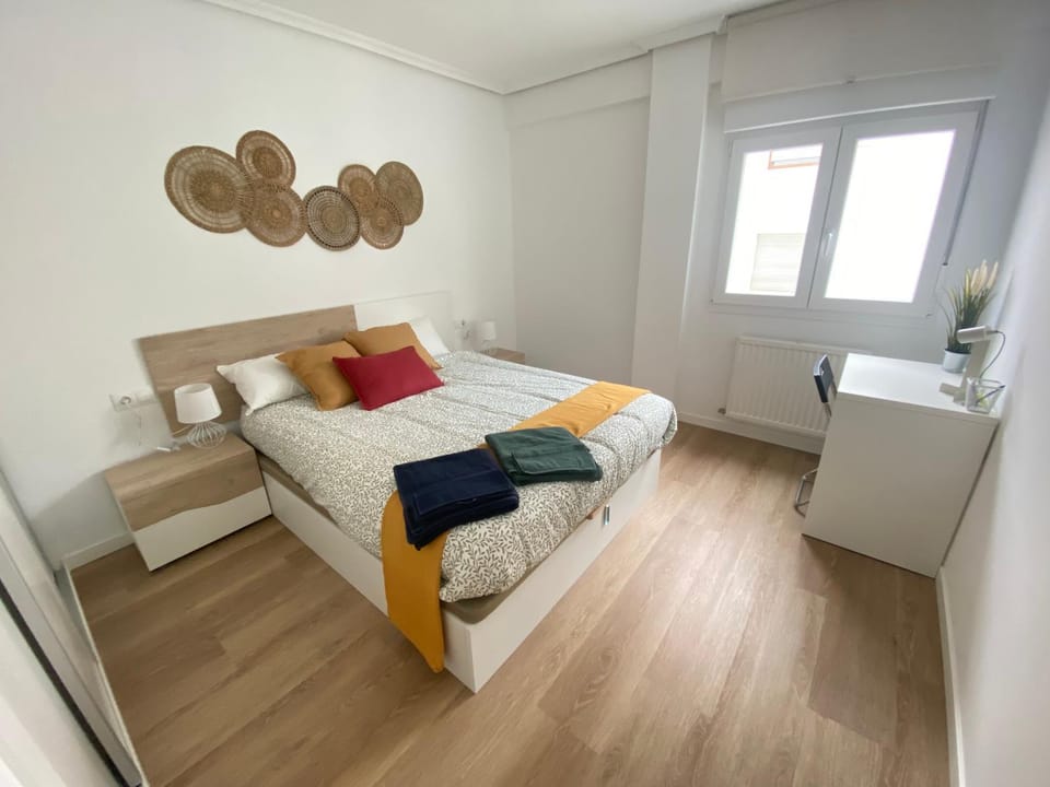 Photo of the whole room, Seating area, Bedroom