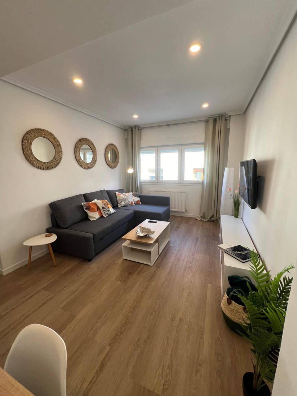 Communal lounge/ TV room, TV and multimedia, Living room, Seating area, Evening entertainment