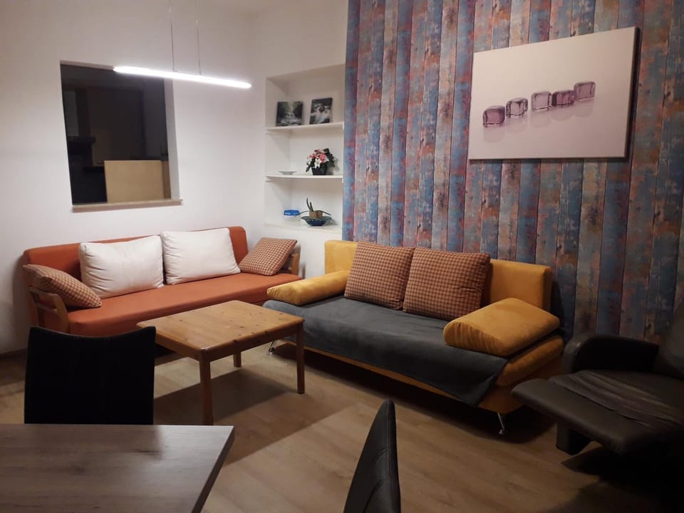 APARTMENT ZENTRUM Top 12 mit 2 Schlafzimmer - sehr schöner Ausblick Apartment in Upper Austria