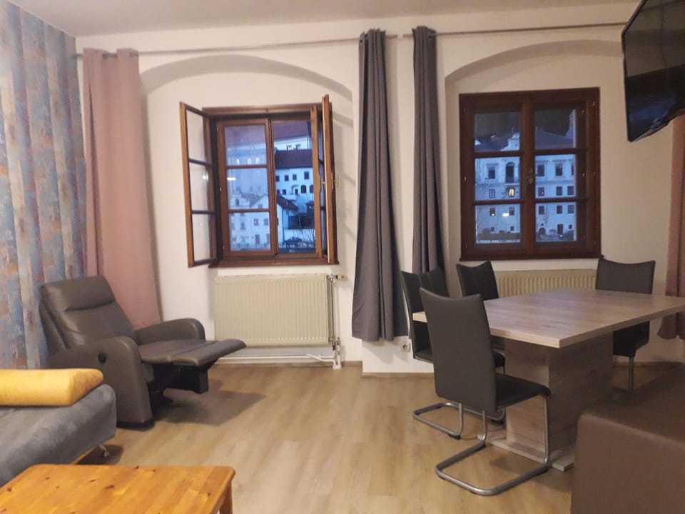 APARTMENT ZENTRUM Top 12 mit 2 Schlafzimmer - sehr schöner Ausblick Apartment in Upper Austria
