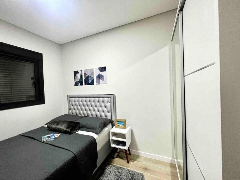 Photo of the whole room, Bedroom