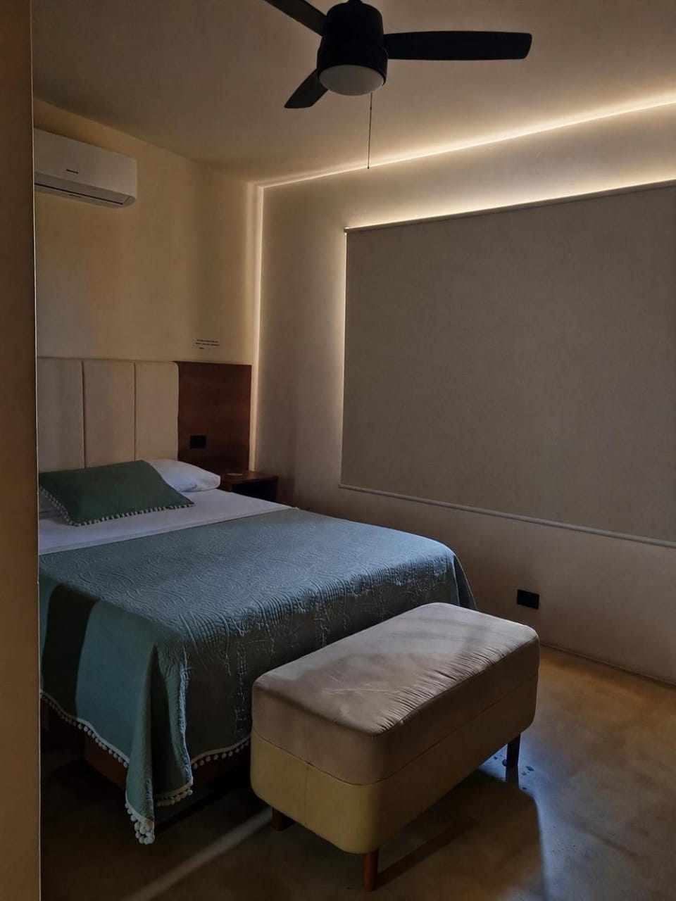 Bed, Bedroom, air conditioner