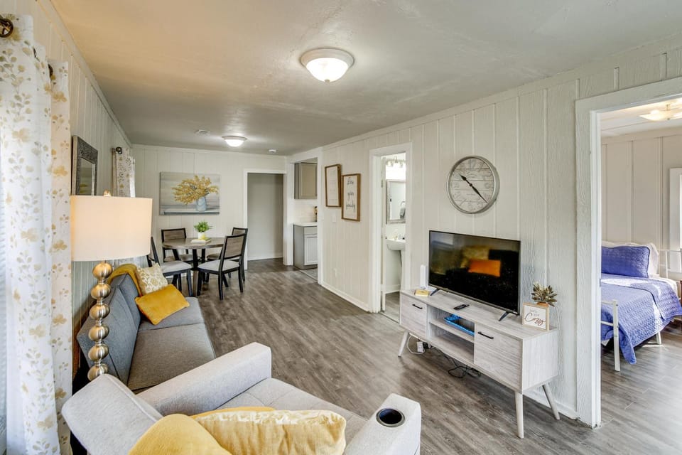 Walk to Dtwn Branson: Pet-Friendly Home! House in Branson
