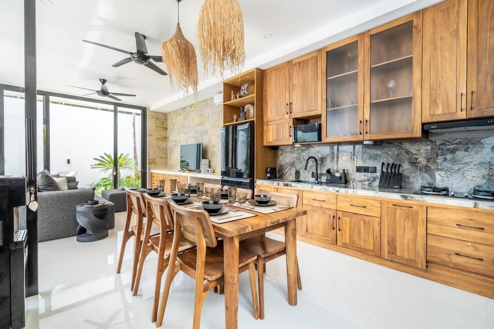 TV and multimedia, Kitchen or kitchenette, Living room, Dining area