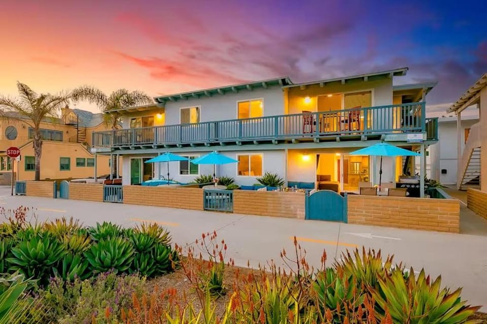 Newport Beach Condo with Patio Perfect Location on the Boardwalk House in Balboa Peninsula