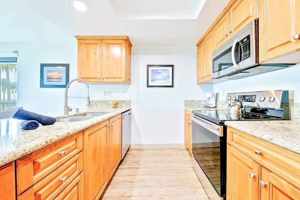 Oceanfront Condo in Newport Beach with Private Balcony and Perfect Location by the Pier House in Balboa Peninsula