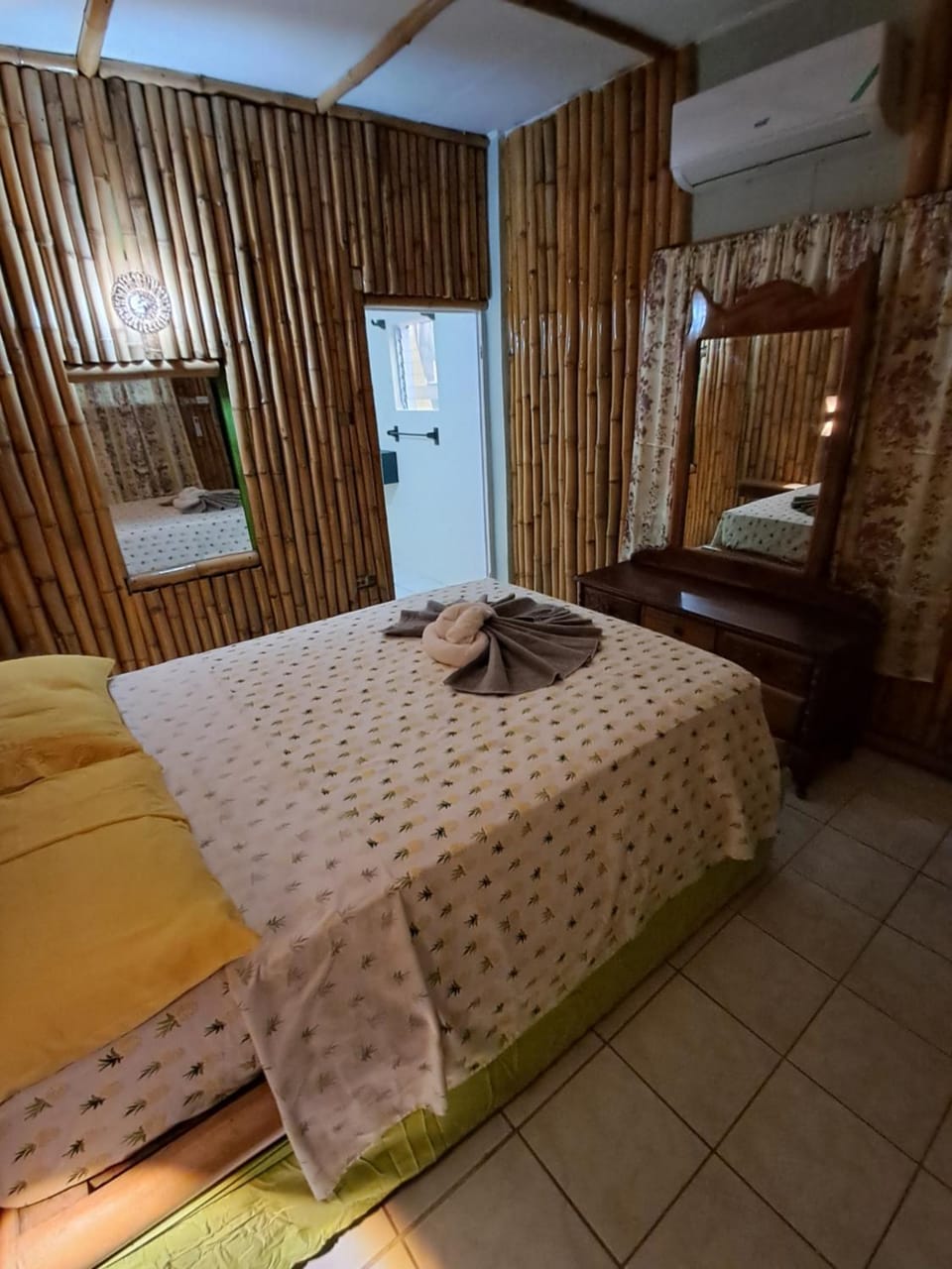 Barry's Rooms Negril Hotel in Westmoreland Parish