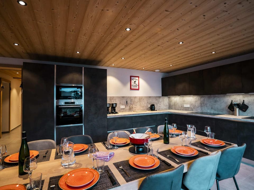 Chalet spacieux 12 pers, 5 chambres, parking - FR-1-676-193 Apartment in Châtel