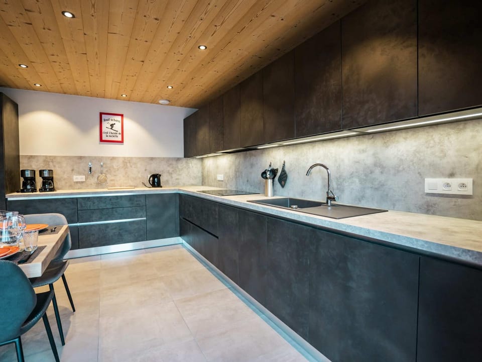 Chalet spacieux 12 pers, 5 chambres, parking - FR-1-676-193 Apartment in Châtel