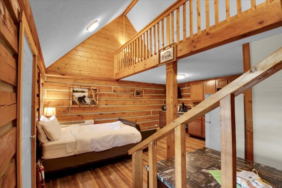 Cozy Log Cabin Retreat in Tennessee Cabin in Pigeon Forge
