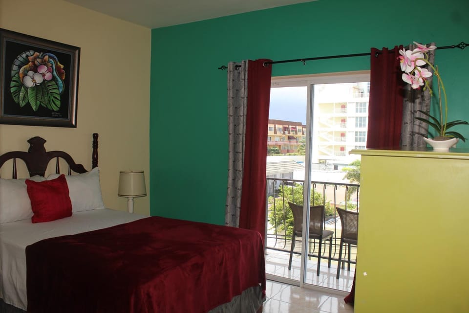 Bed, Natural landscape, View (from property/room), Balcony/Terrace, Bedroom