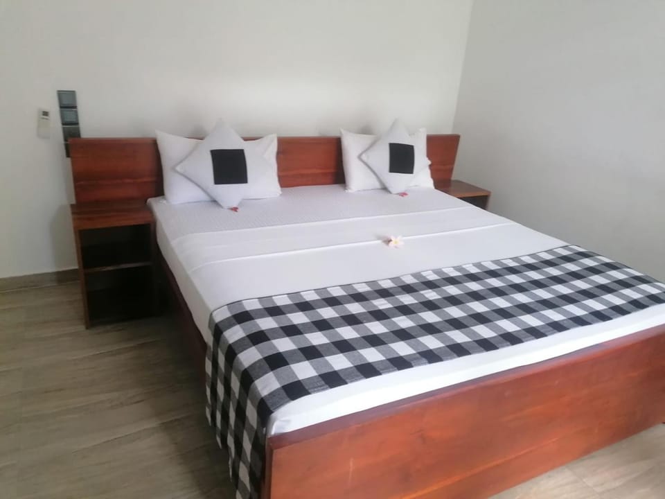 King's Marine B&B Surf Hotel Bed and Breakfast in Southern Province