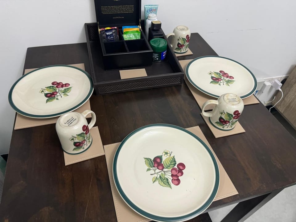 Dining area, Food