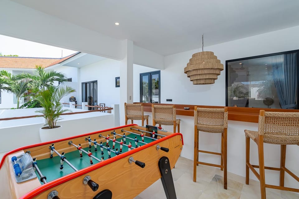 Game Room, Balcony/Terrace, Seating area