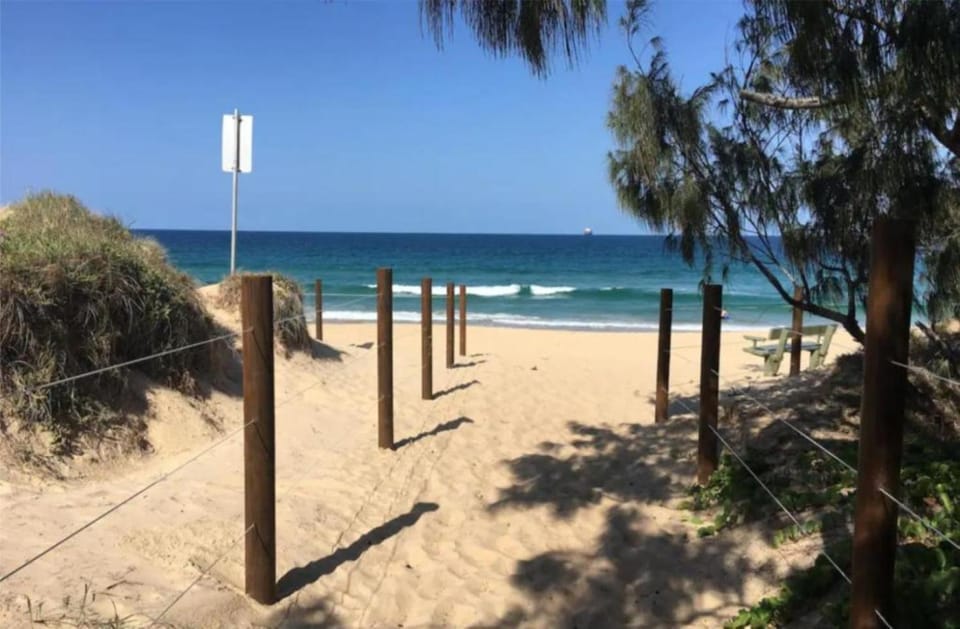 NEW BEACH Luxury 3B 2B unit - Ocean Views - 250m 2 BUDDINA BEACH! Apartment in Sunshine Coast