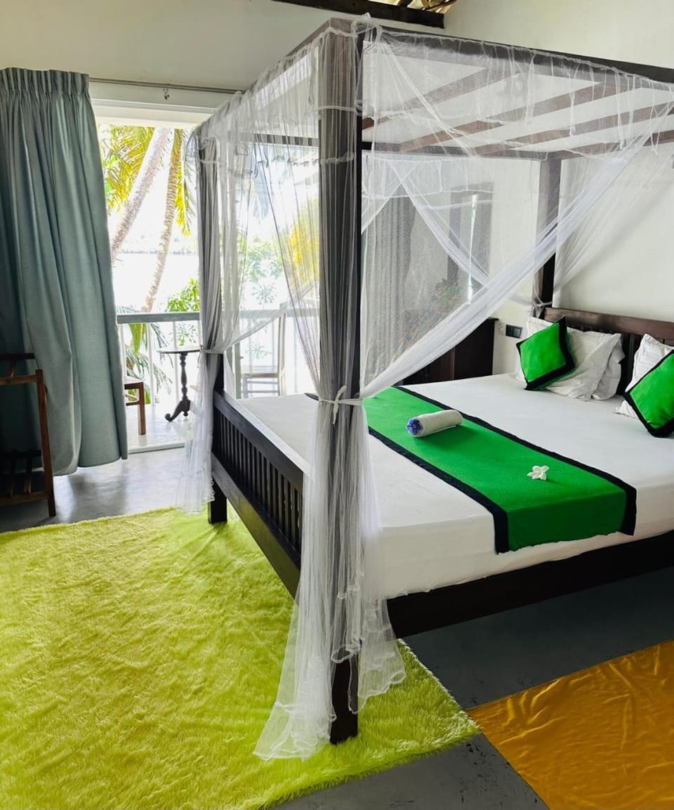 Lake Duwa Hotel Hotel in Southern Province