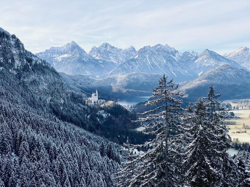 Nearby landmark, Natural landscape, Winter, Mountain view