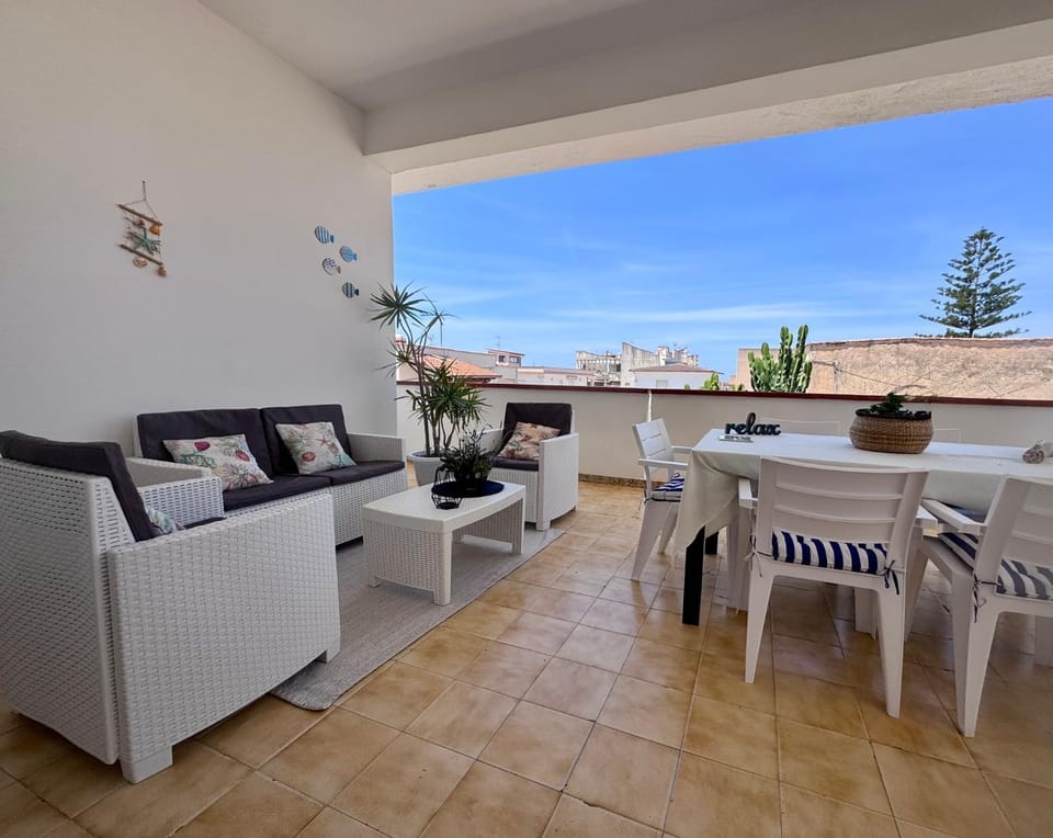 3 min Walk to Beach 3BR Apartment with Terrace AC & Parking Apartment in Alcamo