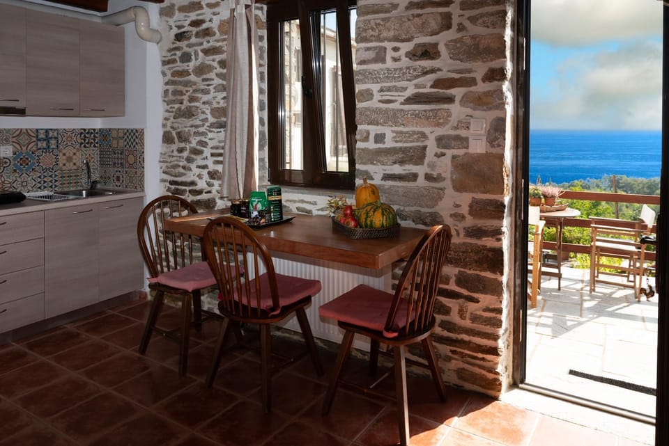 Patio, Day, Natural landscape, View (from property/room), Balcony/Terrace, Dining area, Sea view