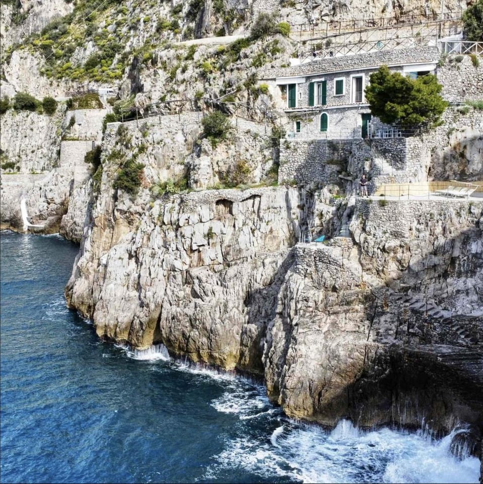 Property building, Balcony/Terrace, Sea view