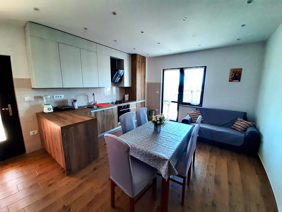 Kitchen or kitchenette, Living room, Dining area