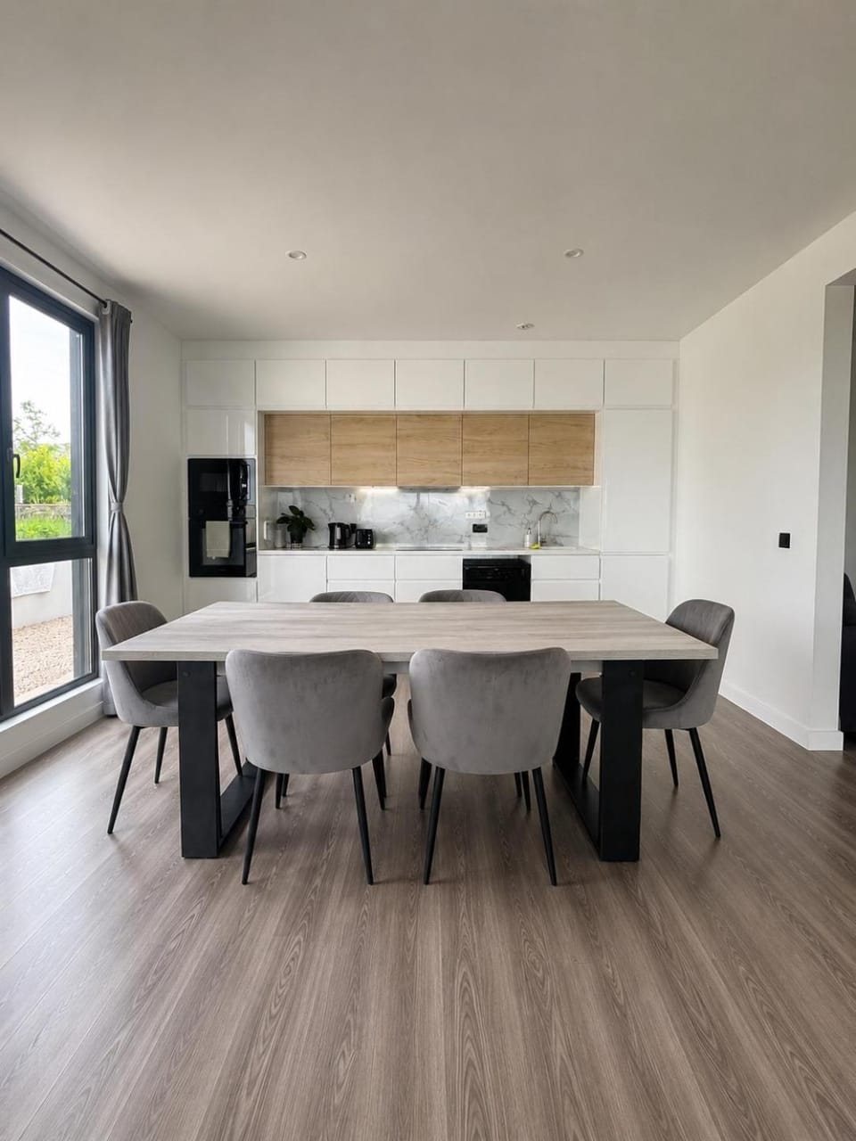 Luxury Deerpark Villa Iconic Rock Views & Outdoor Sauna sleeps 16 Guests Villa in Co. Tipperary, Ireland
