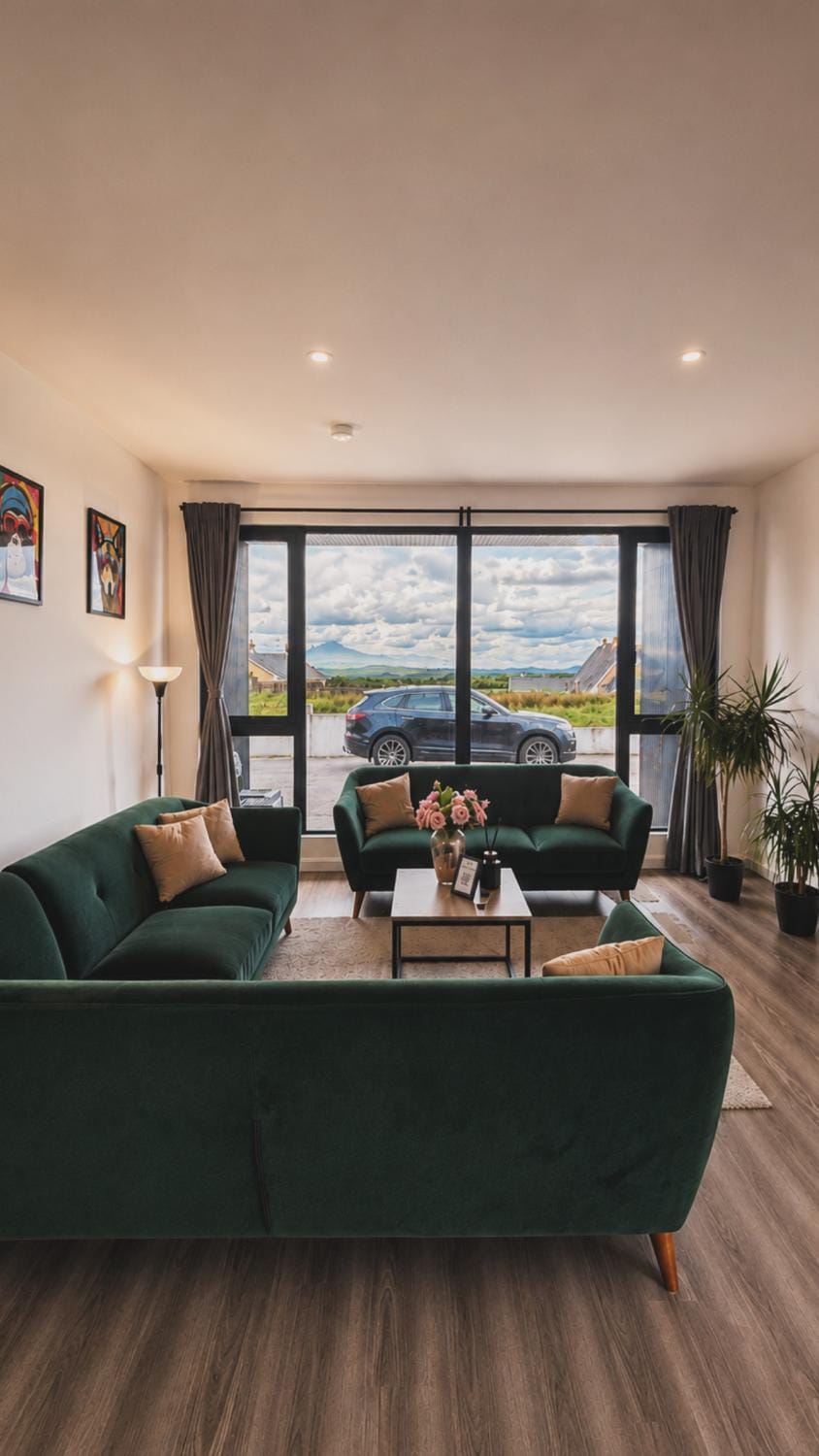 Luxury Deerpark Villa Iconic Rock Views & Outdoor Sauna sleeps 16 Guests Villa in Co. Tipperary, Ireland